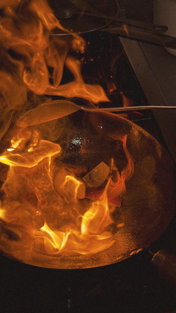 Salteado al fuego en el wok