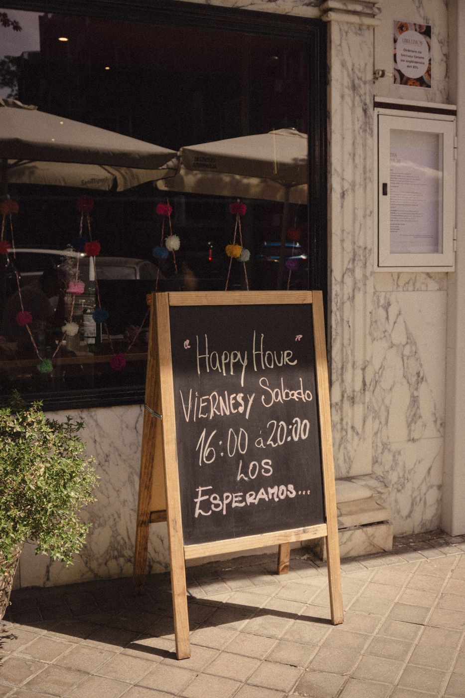 Pizarra del happy hour