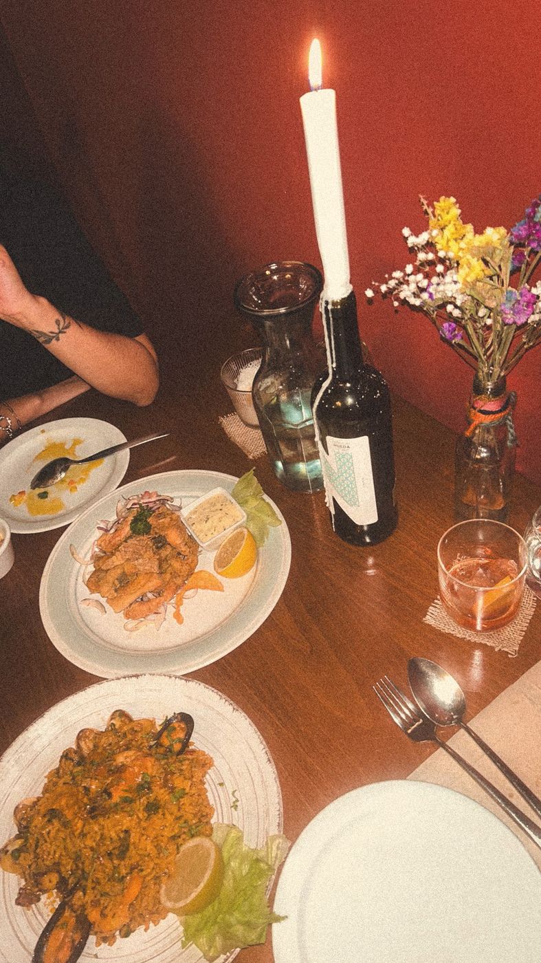 Arroz con mariscos y jalea a la luz de la vela
