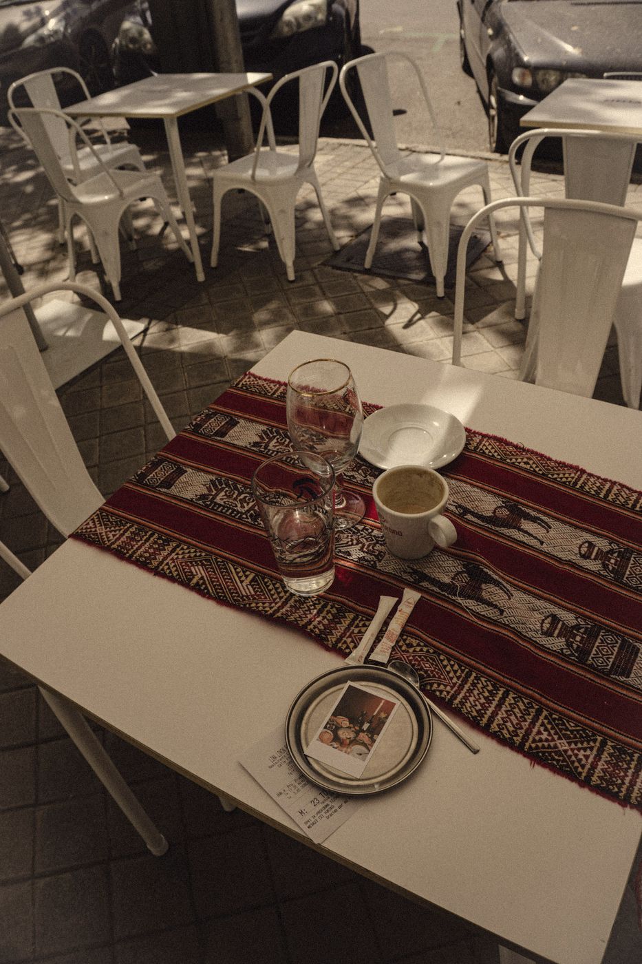 Mesa de la terraza con aguayo